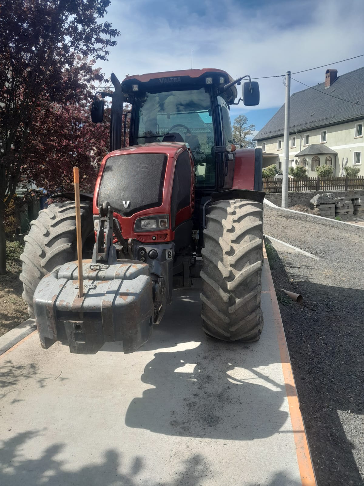 Valtra S352