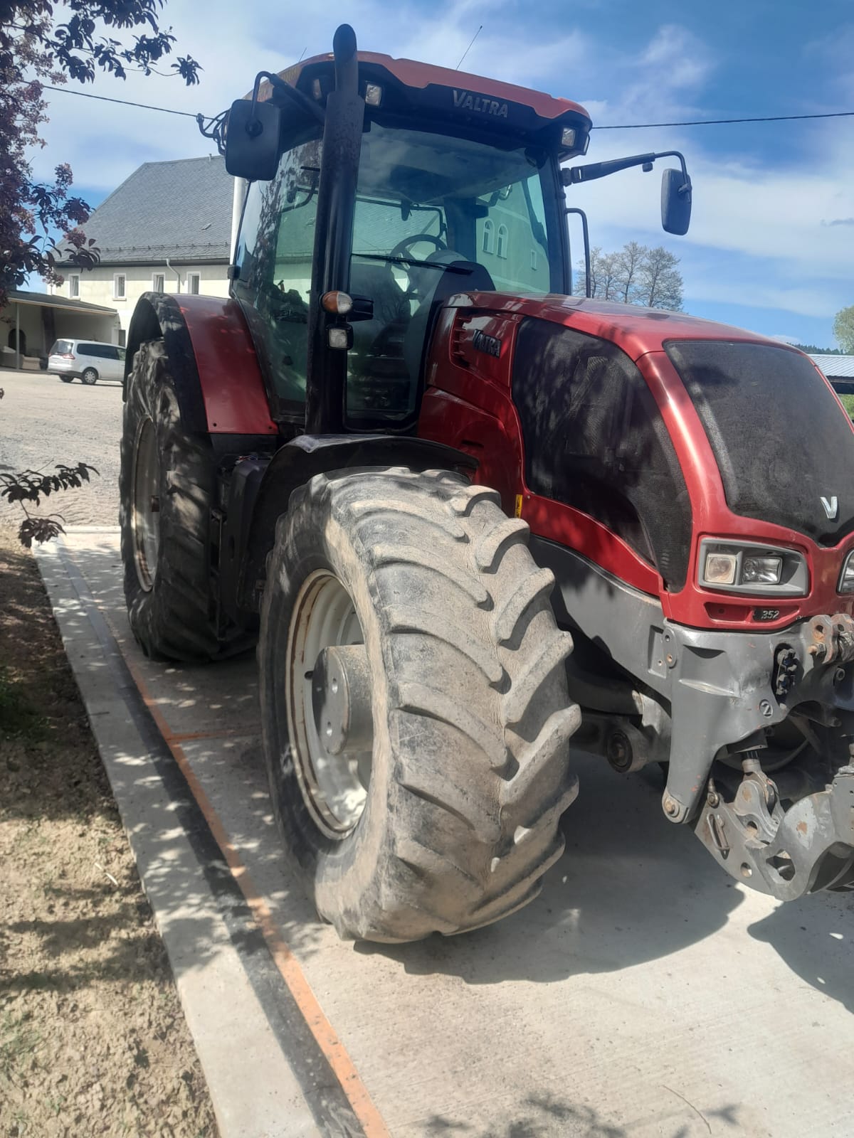 Valtra S352