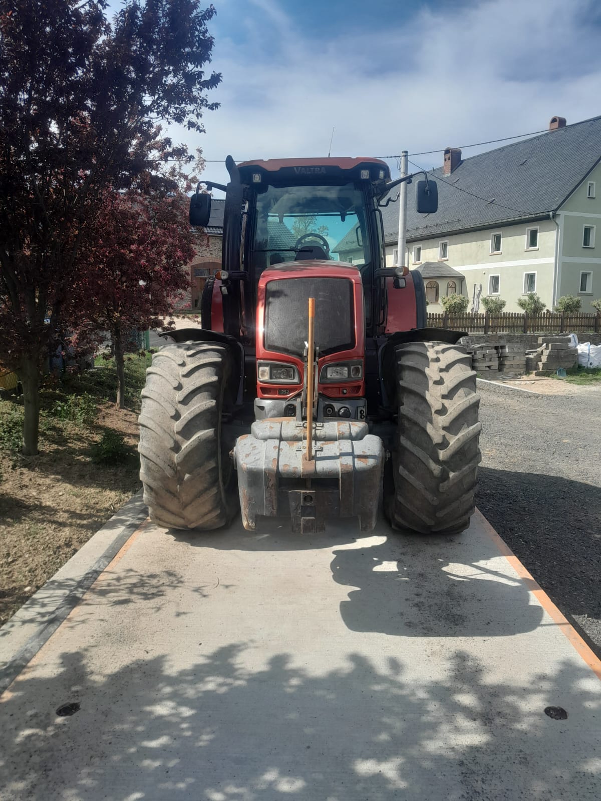 Valtra S352