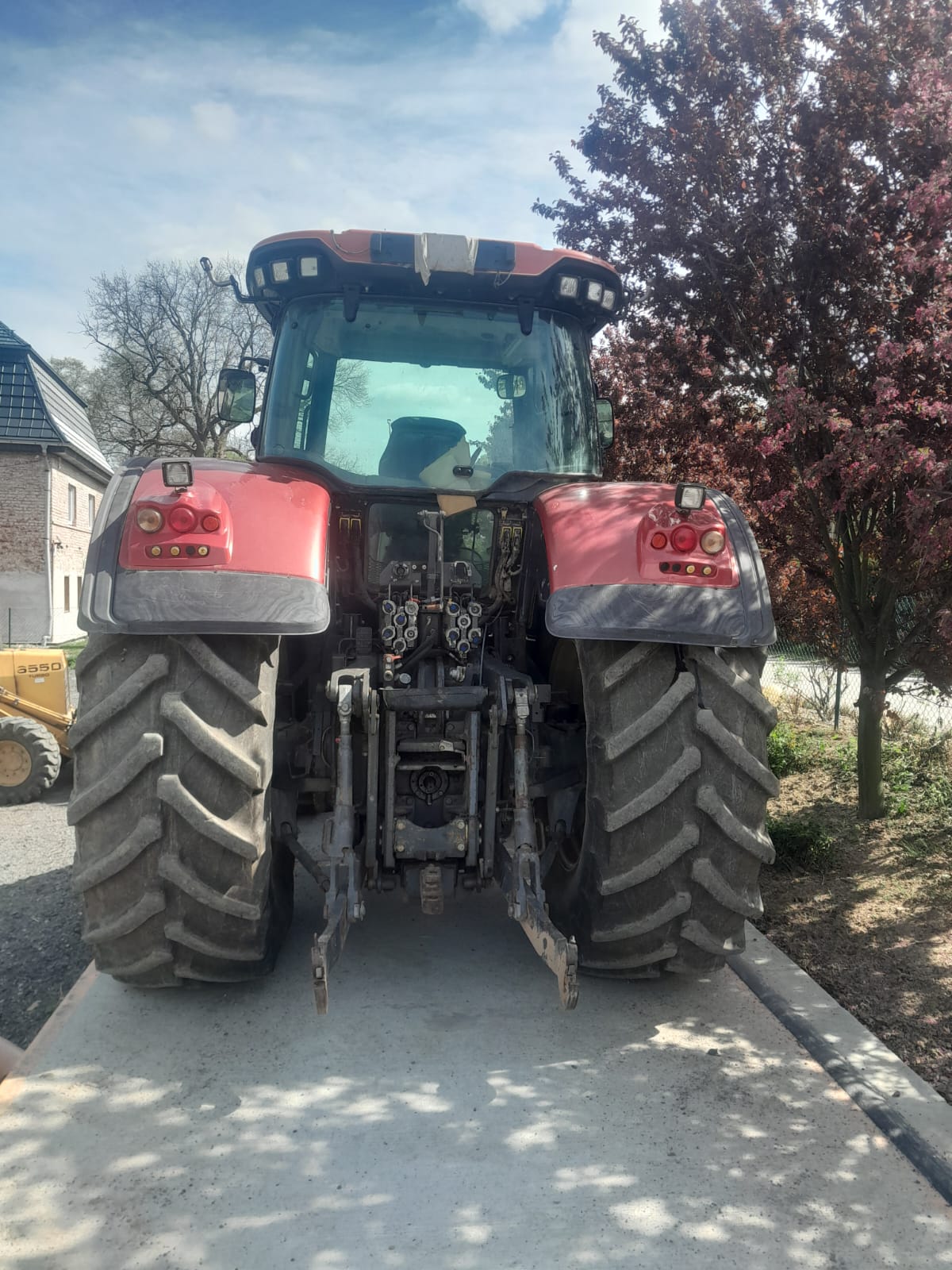 Valtra S352