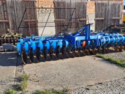 Brona talerzowa Mandam Tak. Szerokość robocza 5m