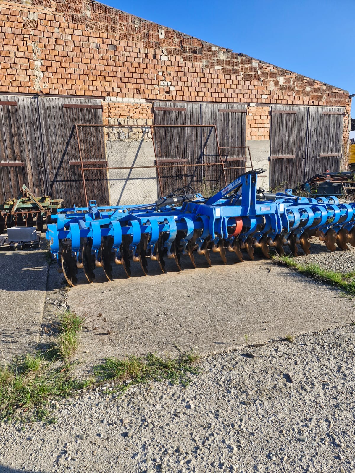 Brona talerzowa Mandam Tak. Szerokość robocza 5m