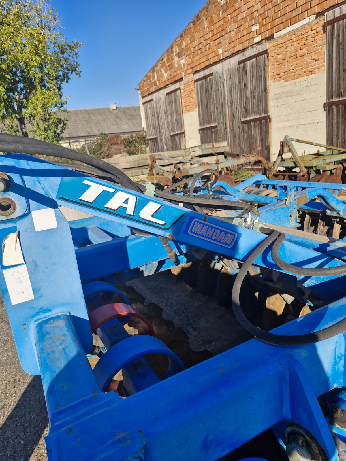 Brona talerzowa Mandam Tak. Szerokość robocza 5m