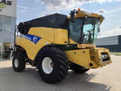 New Holland CR 9090