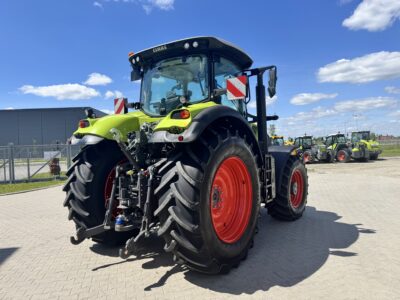 CLAAS AXION 810