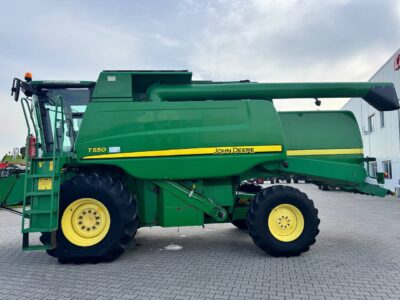 John Deere T 550