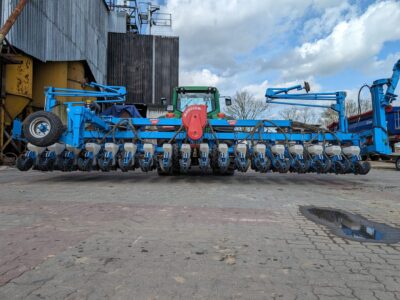 Siewnik do buraków Monosem NC , 18 rzędów. Talerzowy.