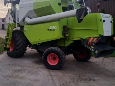 Claas Avero 240