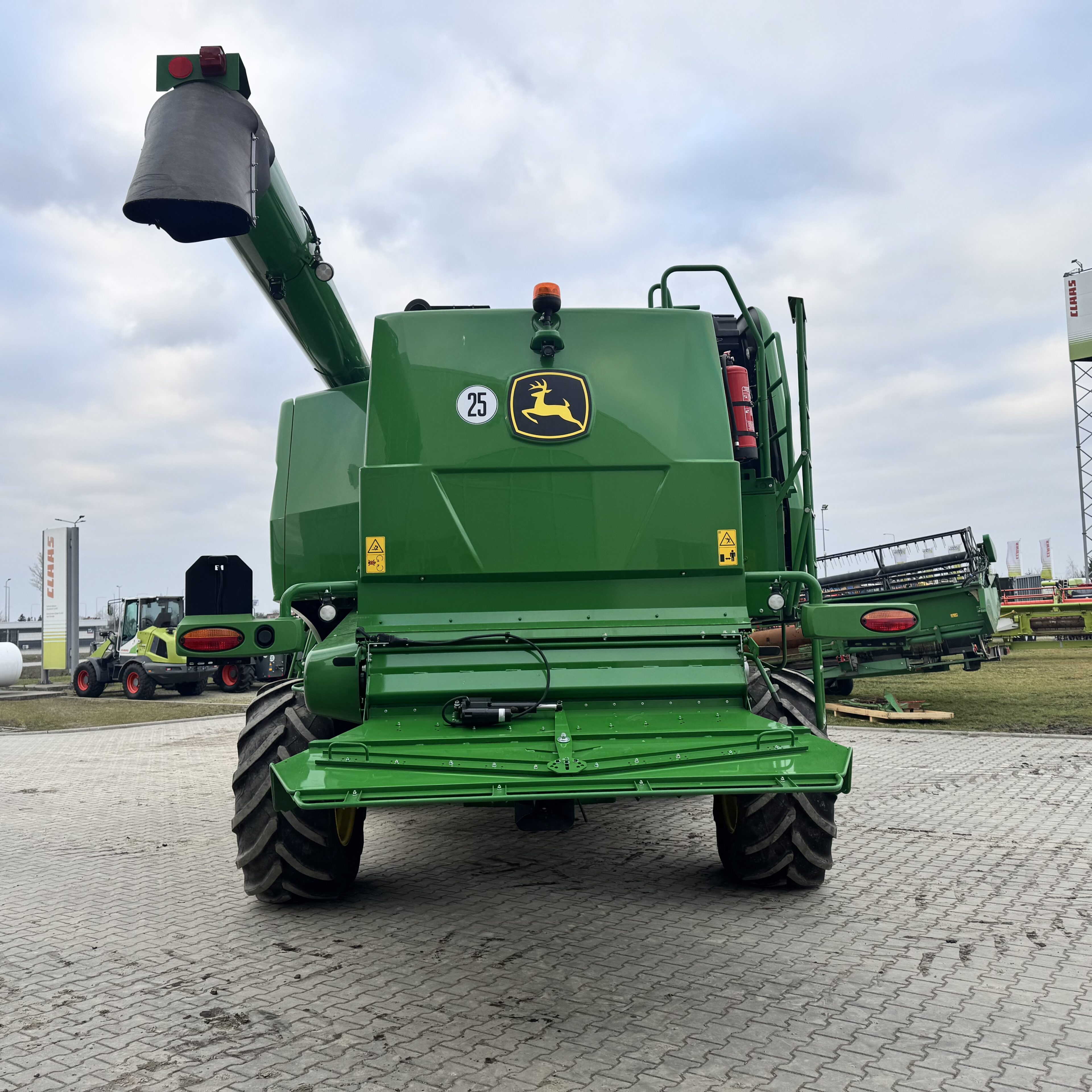John Deere T 670