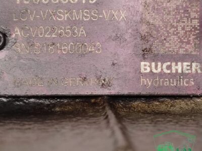 Rozdzielacz hydrauliczny R917007994 Rexroth ACV022653 VALTRA N174