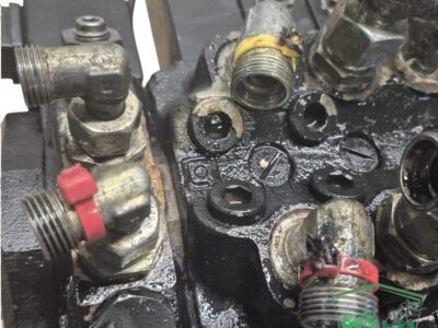 Rozdzielacz 200071943002 Bucher Weidemann 5625 CX80