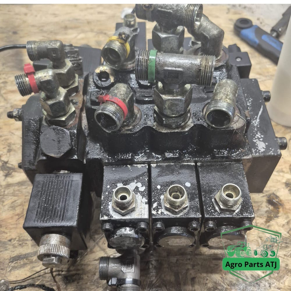 Rozdzielacz 200071943002 Bucher Weidemann 5625 CX80