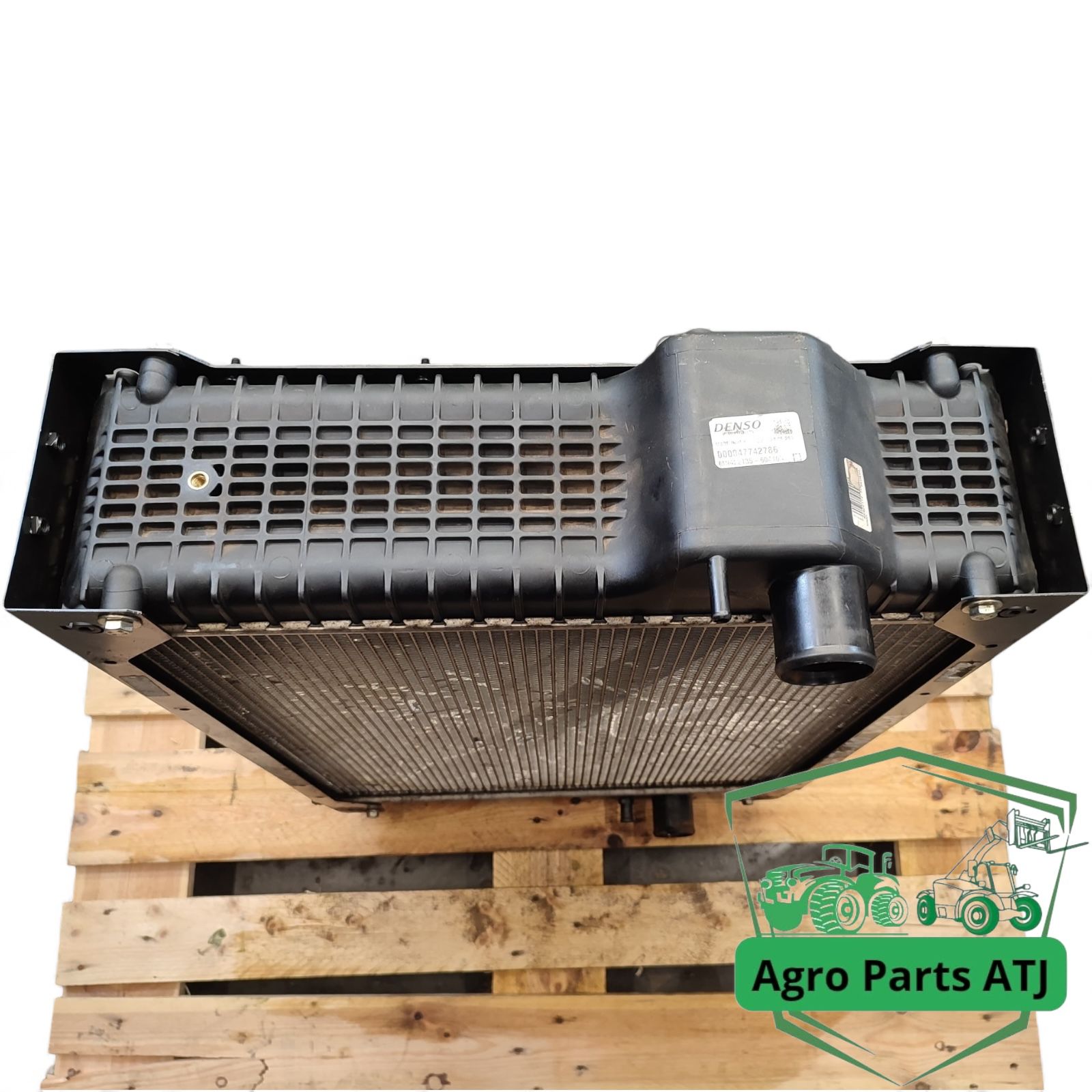 Chłodnica MN422135-60410N Denso 84485110 New Holland / Case / Steyr