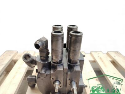 Rozdzielacz SB23 R917005614 0521610071 Deutz-Fahr Agrotron 6.15