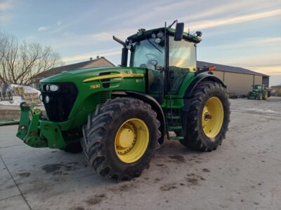 John Deere 7930